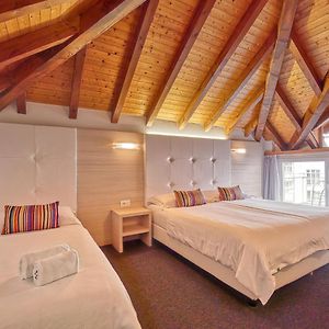 Triple Room Lake View